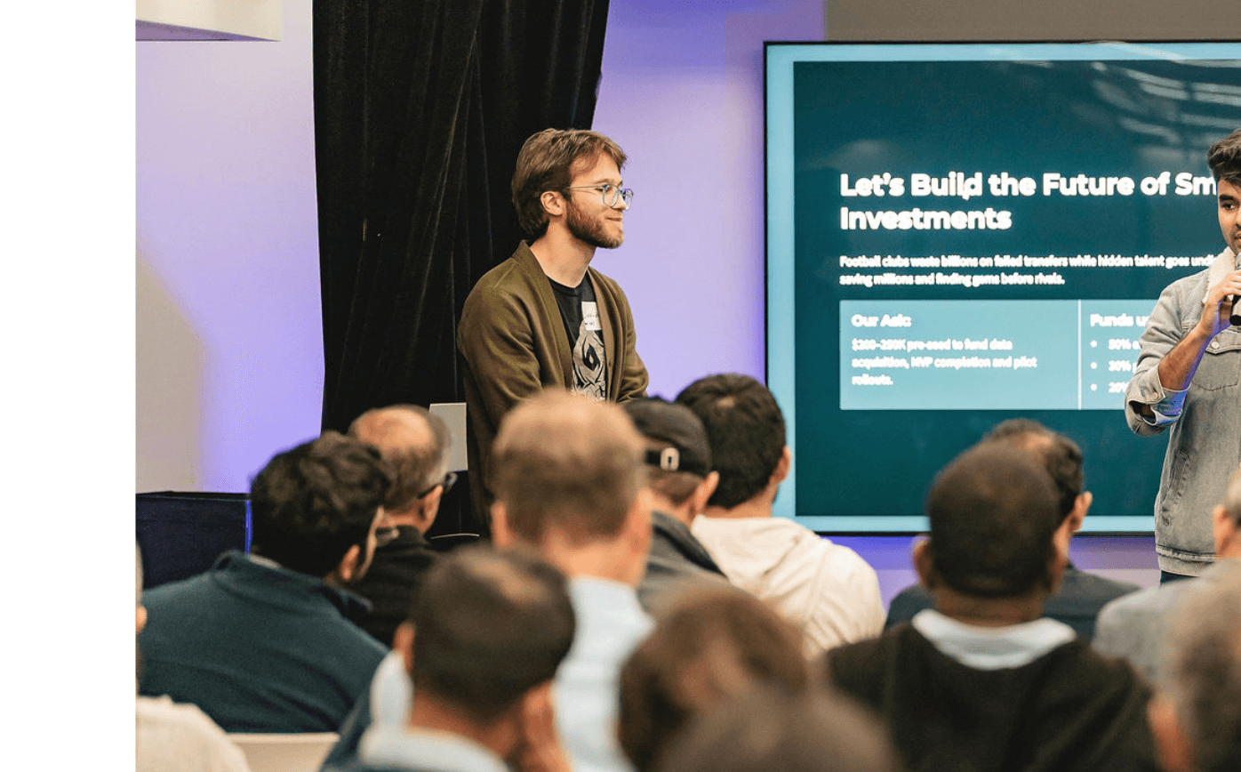 Liviu Orehovschi presenting at pitch night